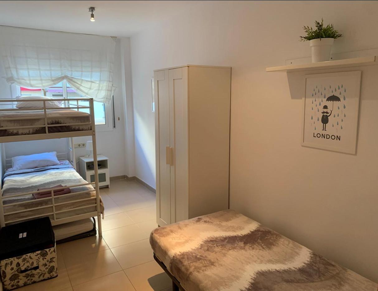 Apartament 70m2 2bedrooms 25m2terrace, 4pools, 3min